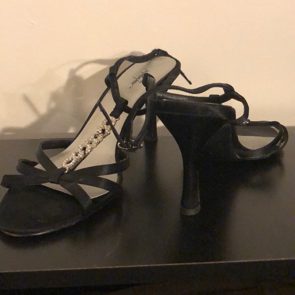 Jacqueline Ferrar Black Strapped Heels - Picture 3 of 3